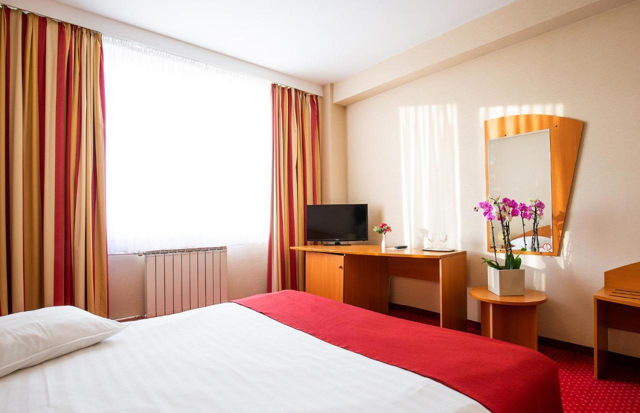 Hotel Dana Satu Mare Exterior photo